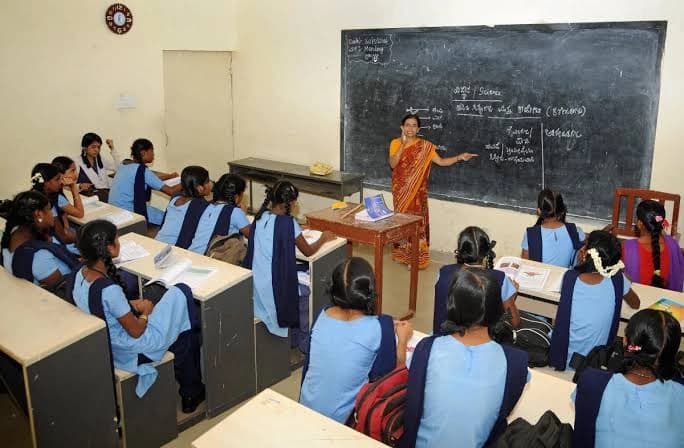 बालिका विद्यालयों का निर्माण
